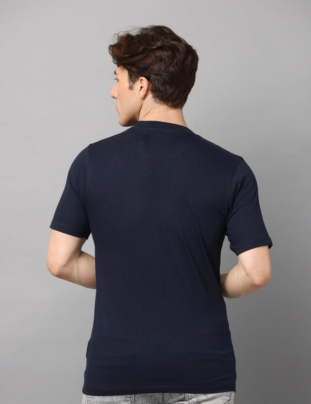 Men Solid Regular Fit T-Shirt - Navy Blue