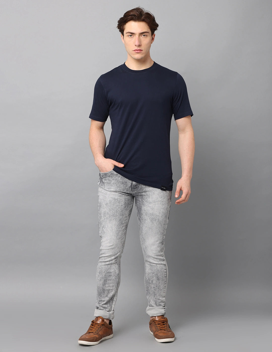 Men Solid Regular Fit T-Shirt - Navy Blue