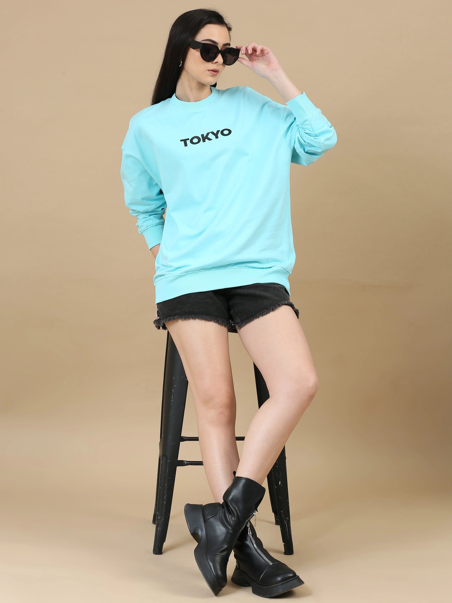 Street Aura Oversized Sweatshirt - Tokyo