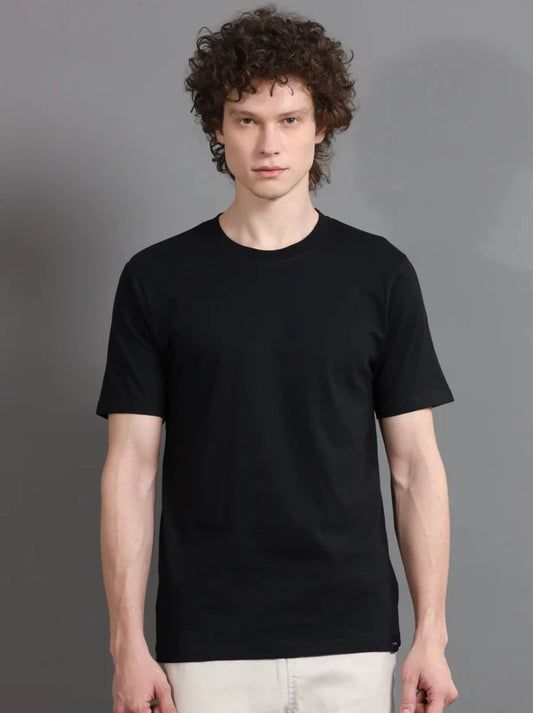 Men Solid Regular Fit T-Shirt - Black